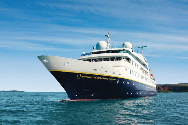 Types of Tahiti cruise ships - expedition Types of Tahiti cruise ships - expedition