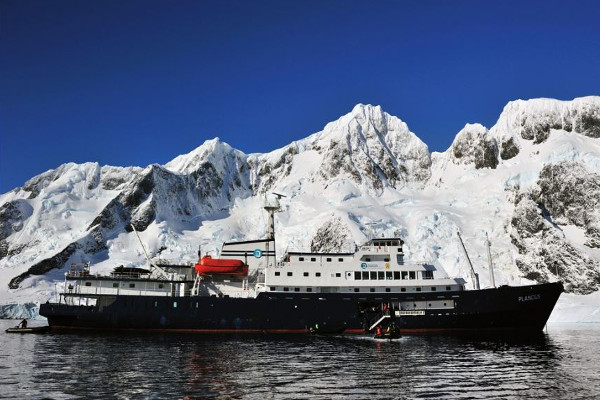 Polar Expedition Ships - Plancius